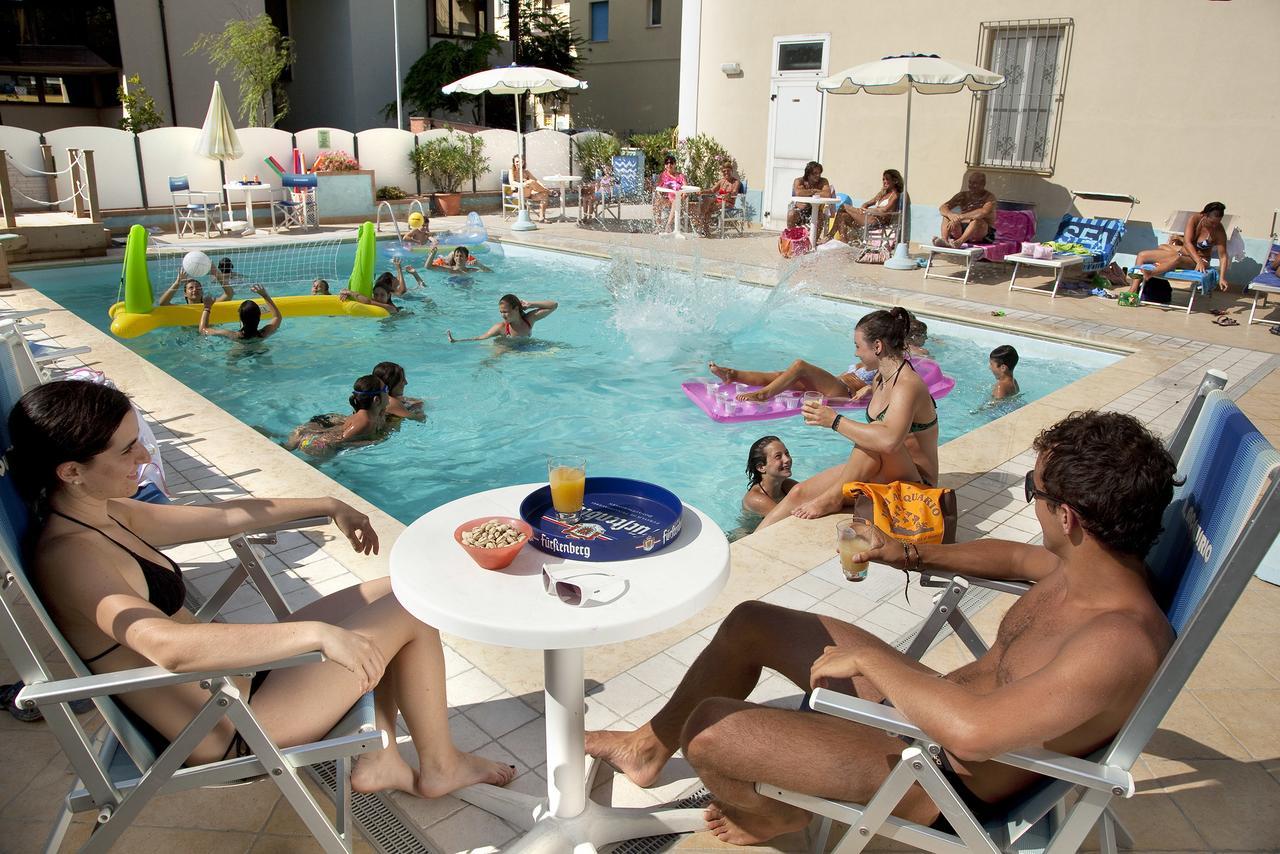 Hotel Acquario Rimini Exterior photo