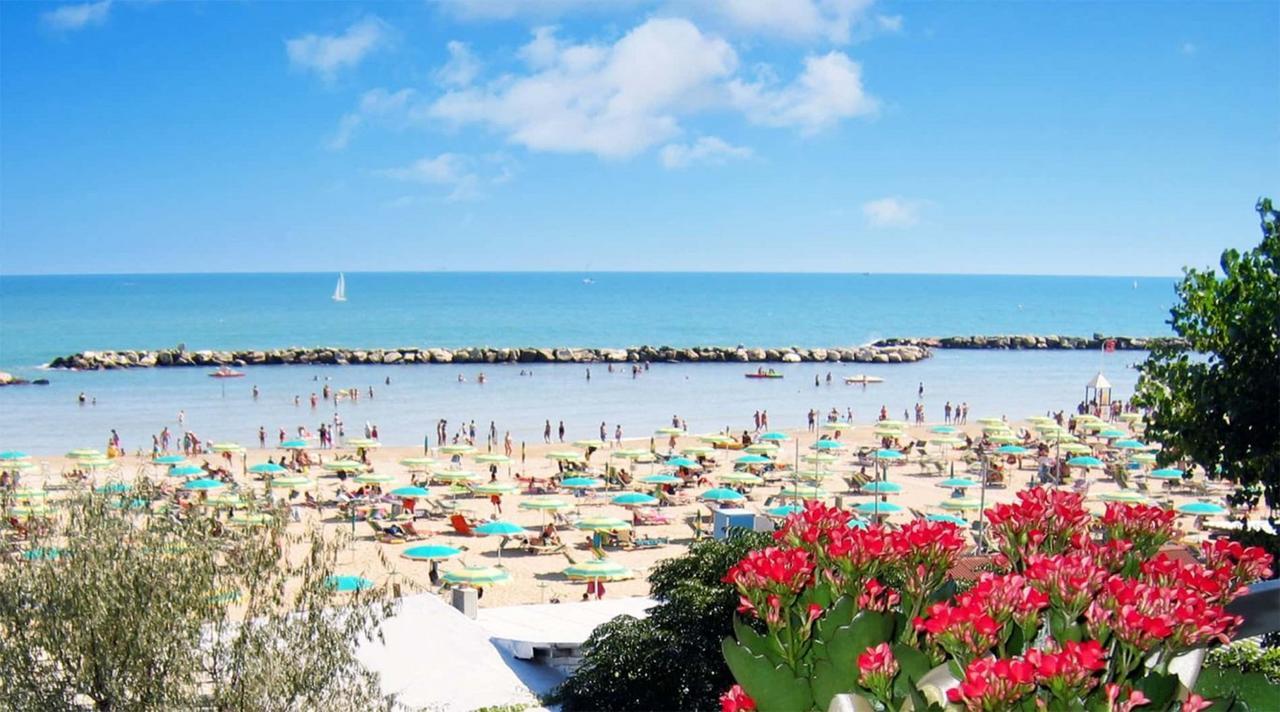 Hotel Acquario Rimini Exterior photo